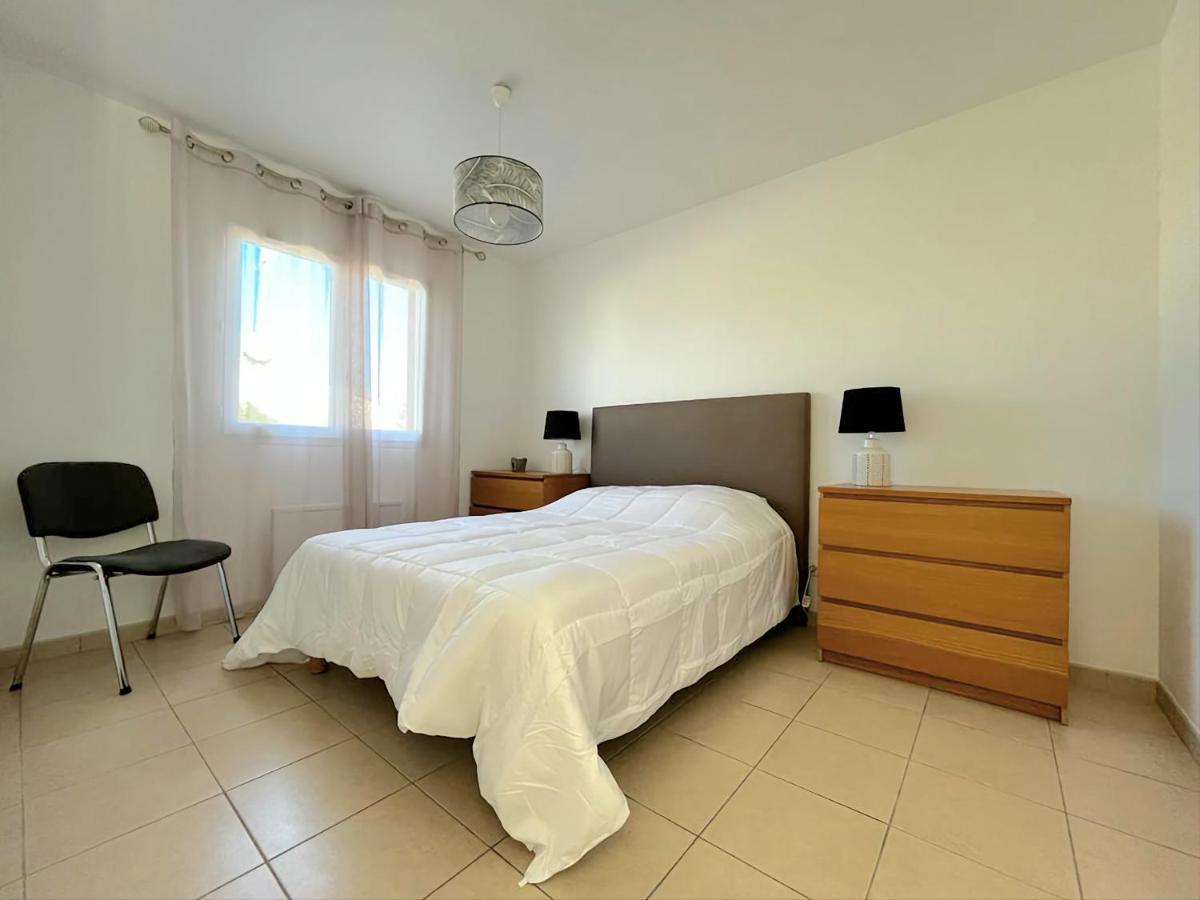 Logement Thermale Et De Tourisme Les Acacias 2 Жонзак Екстериор снимка